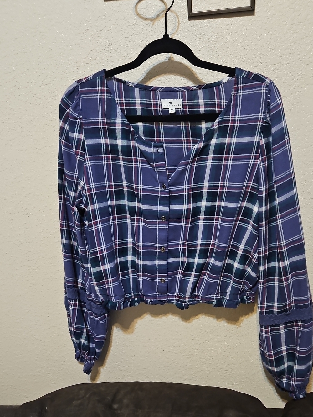 True Craft Navy Plaid Button-Front Cropped Long Sleeve Blouse